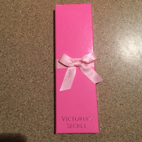 Victoria Secert Angle Necklace