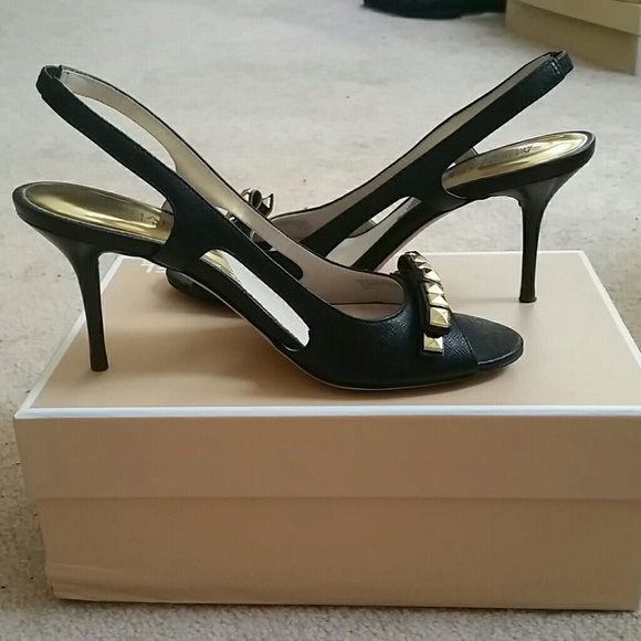 ❌SOLD❌ Michael Kors Livvy Sandal Stud Heel Sz 6 - Picture 2 of 4