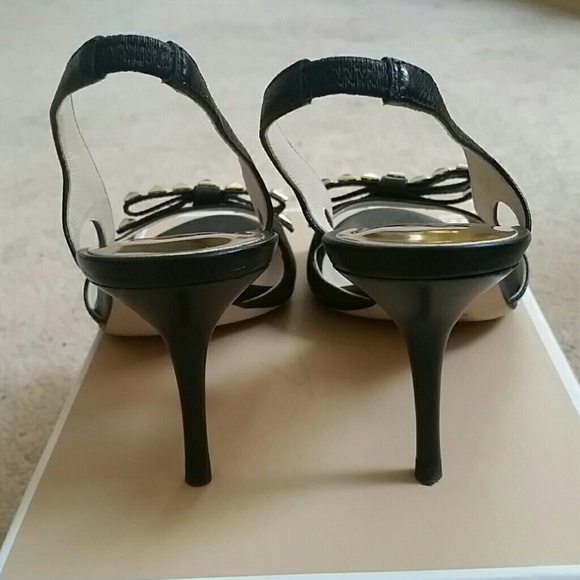 ❌SOLD❌ Michael Kors Livvy Sandal Stud Heel Sz 6 - Picture 3 of 4