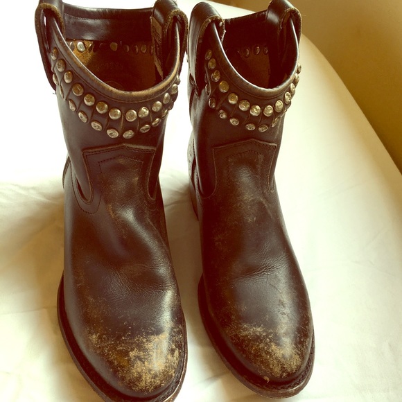 Frye Diana studded short boot