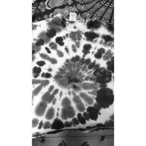 DIY Medium Tie-Dye T-Shirt