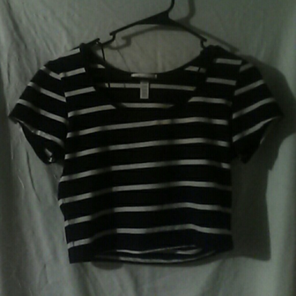 Crop top - Picture 3 of 3