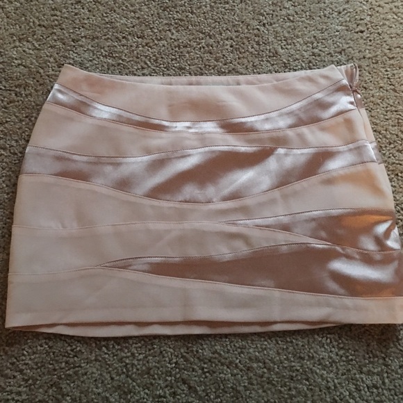 Guess mini skirt