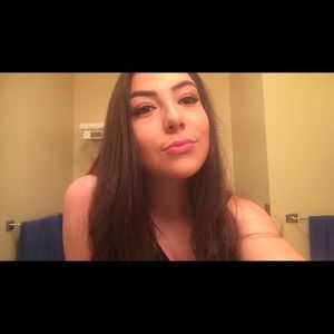 Meet your Posher, Desiree