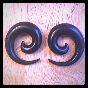 1/2g black spirals