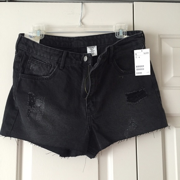 NEW WITH TAGS high waist black cutoff shorts