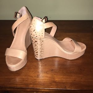Vincent Camuto Wedges