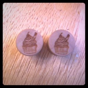 1/2g wooden cupcake plugs