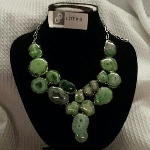 SALE NWOT Druzy Agate Statement necklace