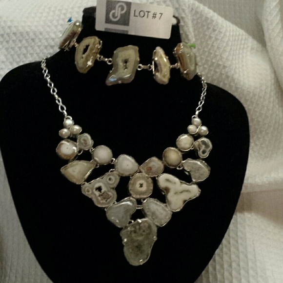 SALE NWOT Druzy Agate Necklace & Bracelet