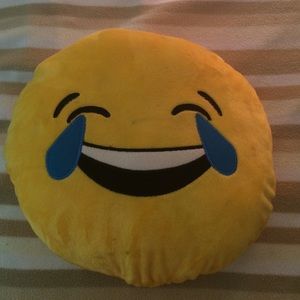 eмojι pιllow😂😂