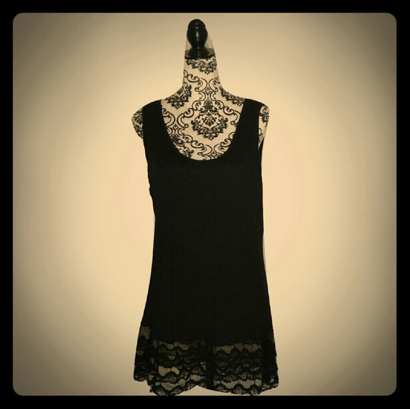 Bellino Clothing Tops - 🎉HP - Plus size- Lace Hem Tank