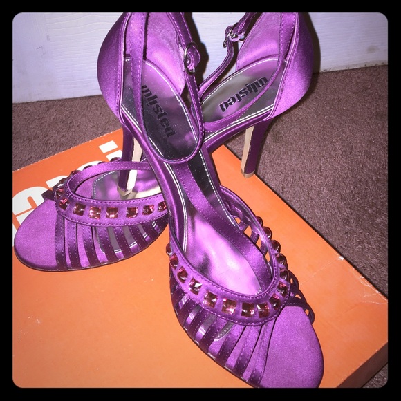 Dressy strap sandals