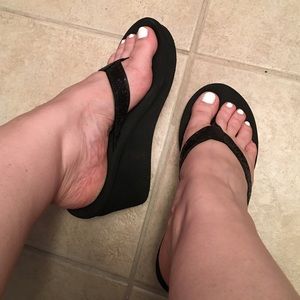 Glitter wedge flip flop/thongs