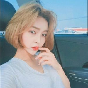 Meet your Posher, Becca