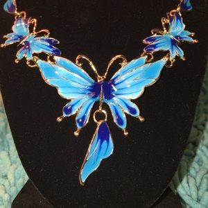 ❤️️STATEMENT❤️️ Butterfly Shaped Choker & Earrings