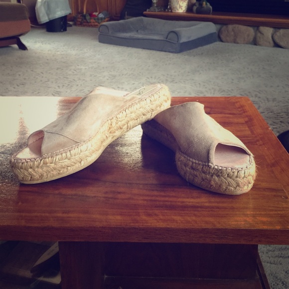 Tan sandals 11