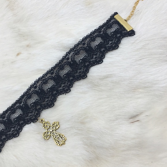 Lace & Cross Choker - Picture 3 of 3