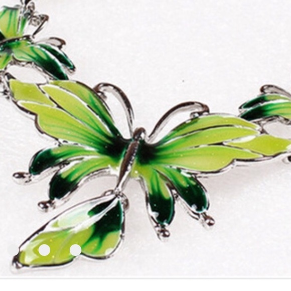 ❤️️STATEMENT❤️️ Exotic Butterfly Design Set