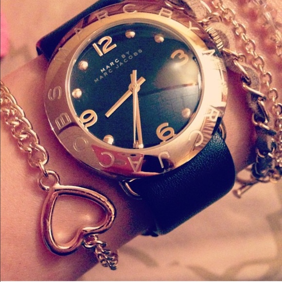 Marc Jacobs watch in black leather strap - Picture 2 of 2