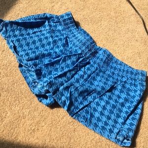 COMFY 🌀 Houndstooth Short Shorts