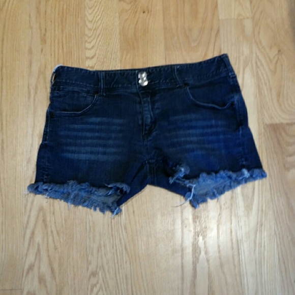 Express Shorts - Picture 4 of 4