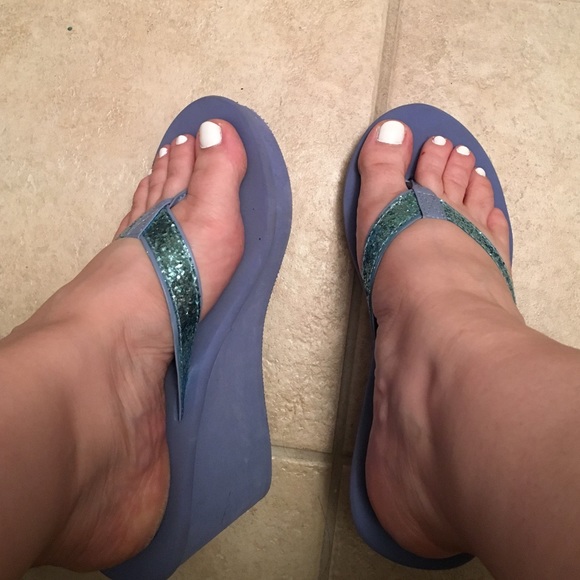 Glitter wedge flip flop/thongs
