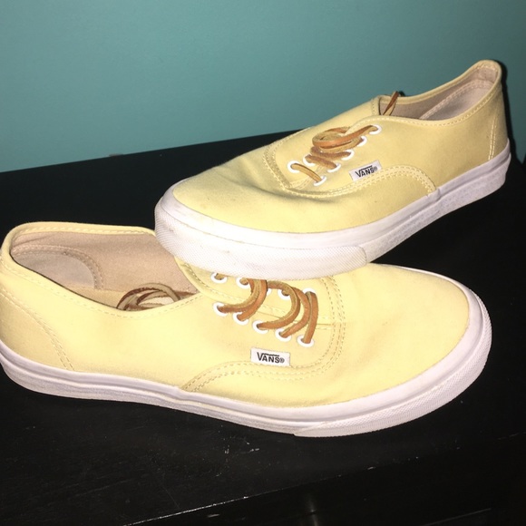 yellow vans men's 7. women's 8.5
