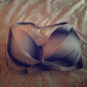 38 DD Victoria Secret The Angel convertible Swim
