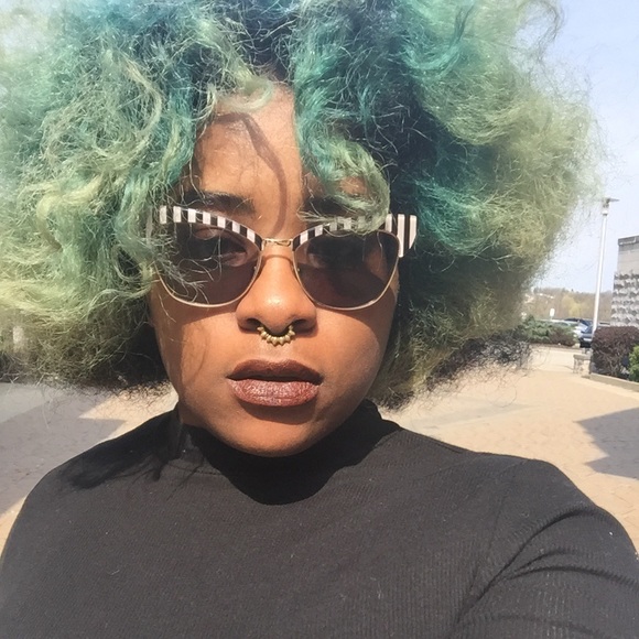 Meet your Posher, Briana