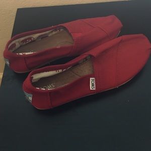 Red Toms Size 6
