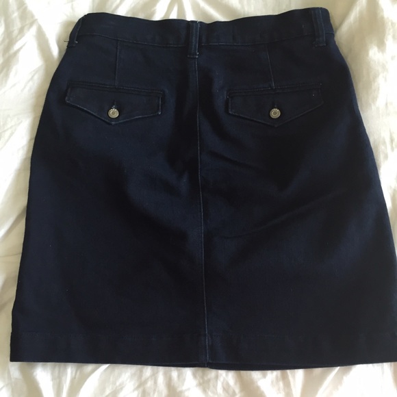 ✨ dark wash denim skirt. - Picture 3 of 4