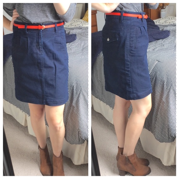 ✨ dark wash denim skirt. - Picture 4 of 4