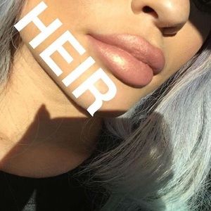 "Heir" metal matte lipstick 💕
