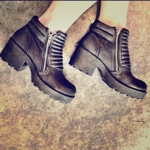 Black Outsider Boots