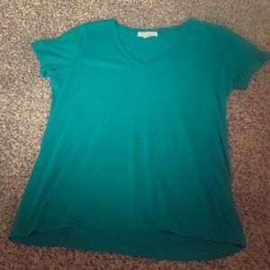 A blue/green vneck size small