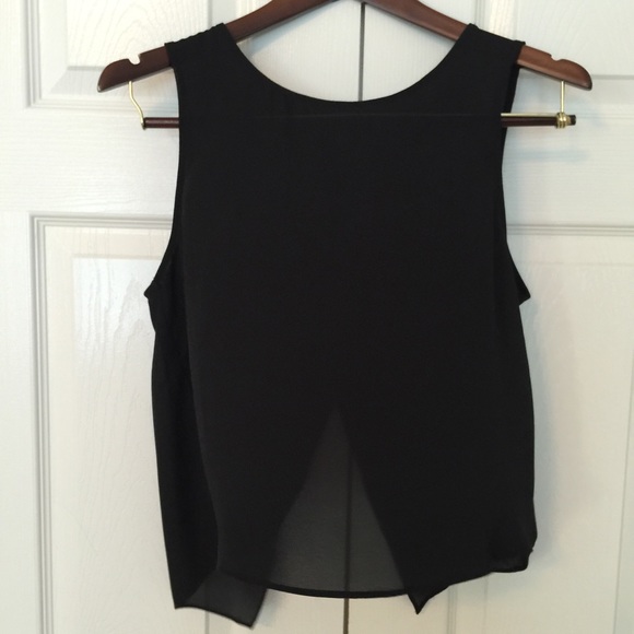 Cropped Blouse - Picture 2 of 3