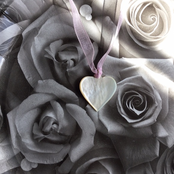 Mother of Pearl Heart Necklace ✨