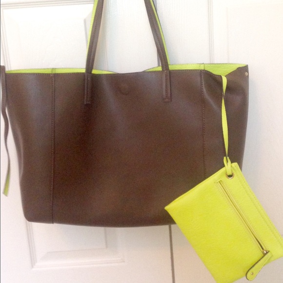 Handbags - ROOMY TOTE
