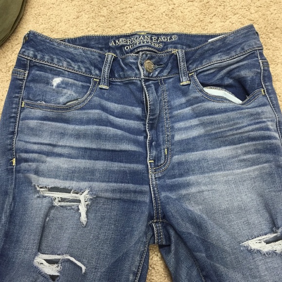 Distressed jeggings