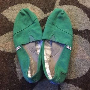 Green toms size 10