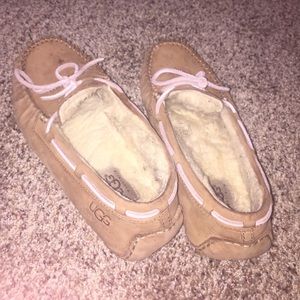 UGG SLIPPERS SIZE 8