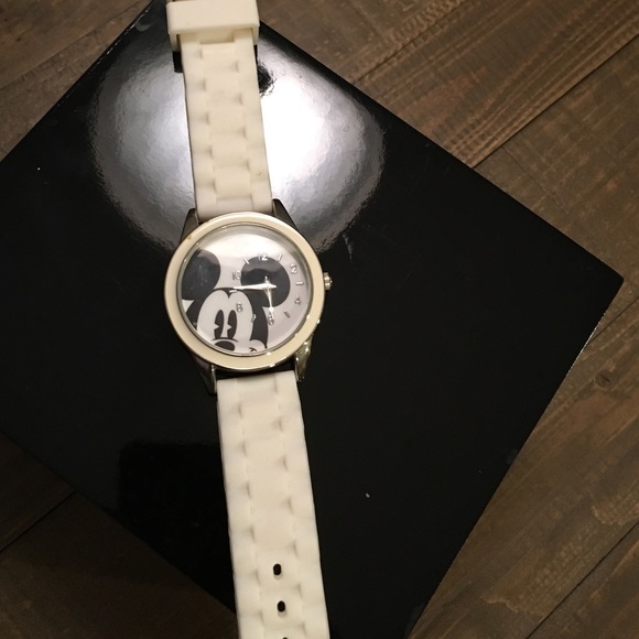 Watch - Picture 2 of 4