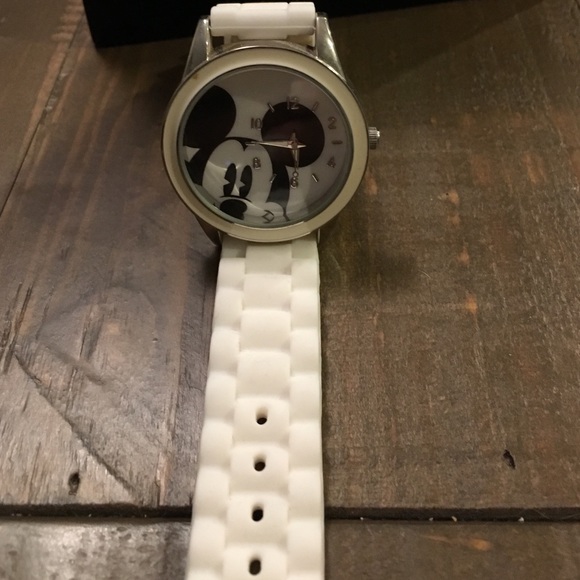 Watch - Picture 3 of 4