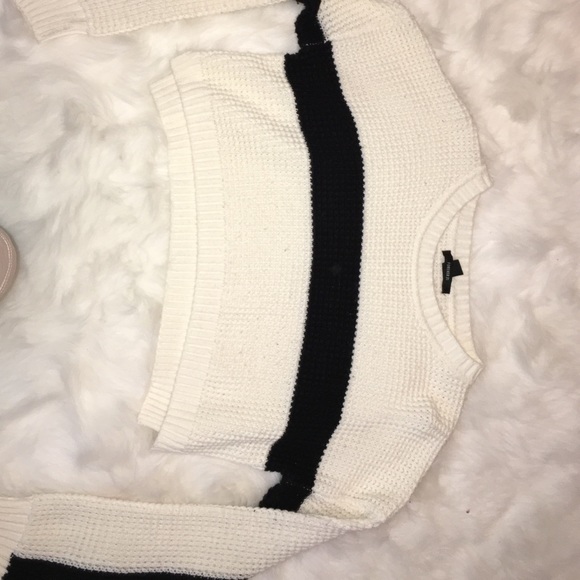 🔴SOLD🔴F21 Cream Black Stripe Long Sleeve Top - Picture 1 of 4