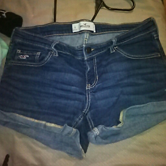 Shorts - Picture 2 of 4