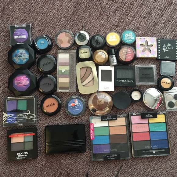 HUGE 36 PIECE EYESHADOW BUNDLE SET