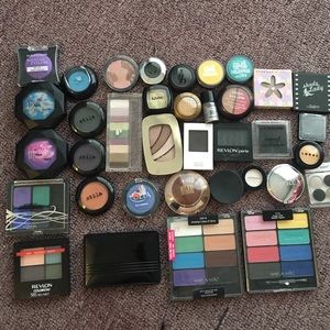 HUGE 36 PIECE EYESHADOW BUNDLE SET