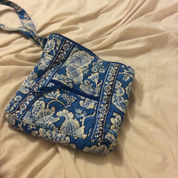 blue and white Vera Bradley purse