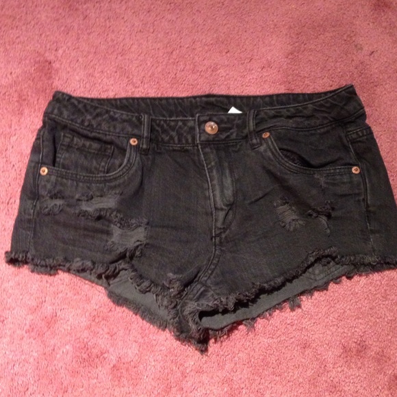 black distressed short shorts